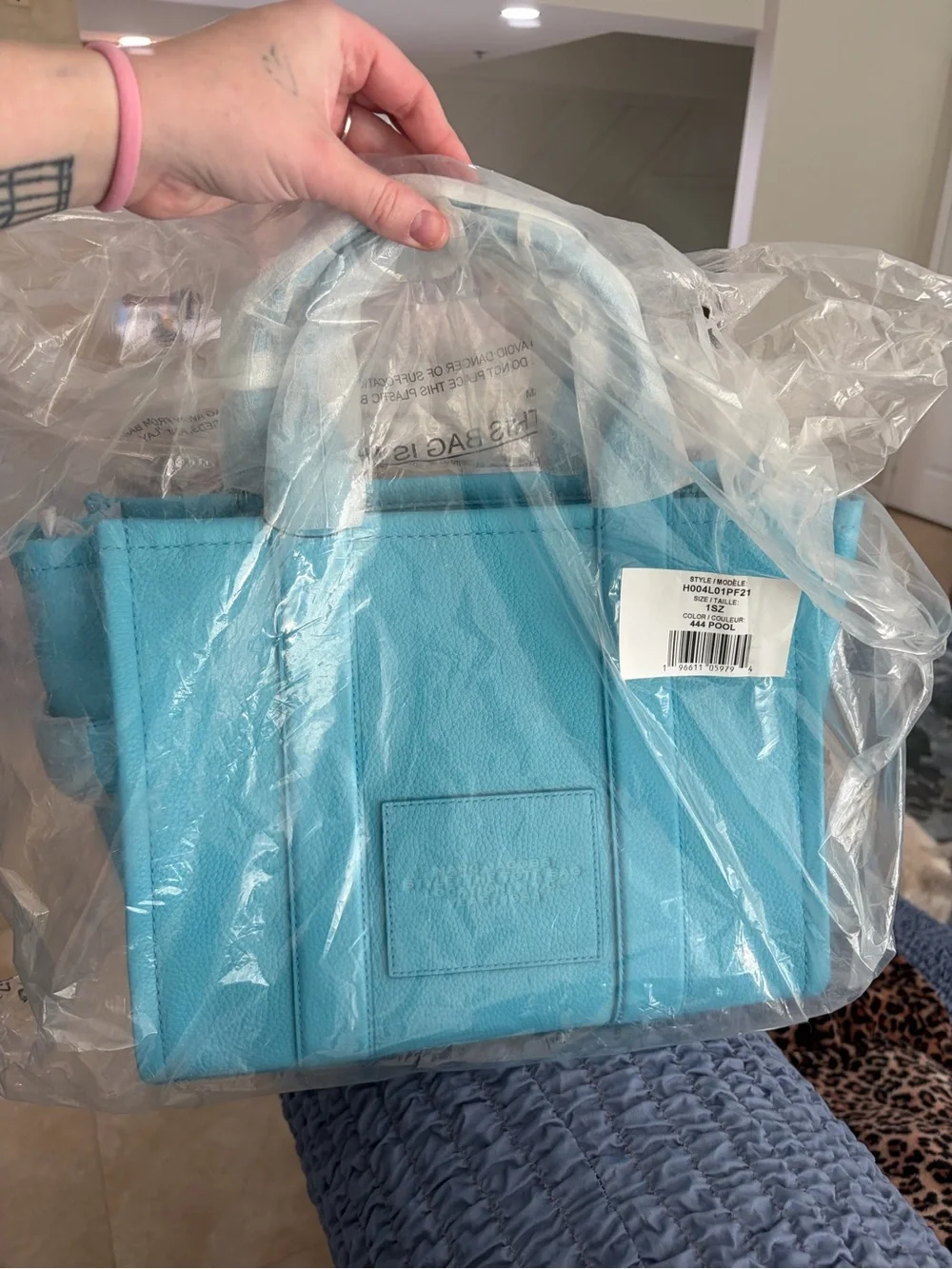 NWT The Tote Bag in Leather in Color Pool- MEDIUM - Picture 9 of 9